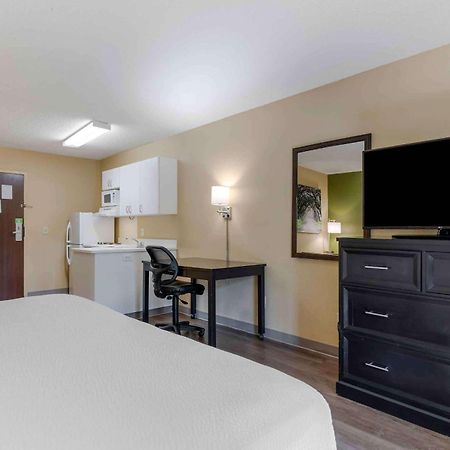 Extended Stay America Select Suites - Rockford - State Street Eksteriør billede
