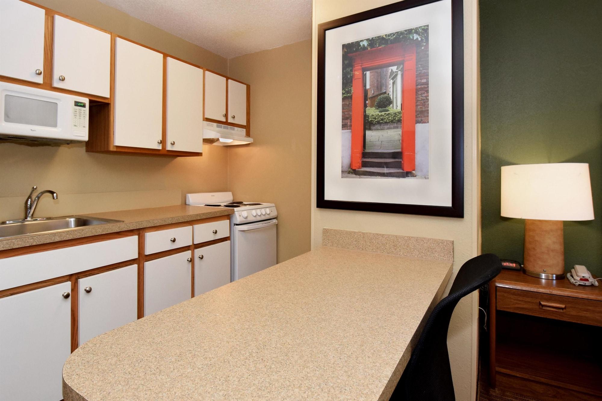 Extended Stay America Select Suites - Rockford - State Street Eksteriør billede