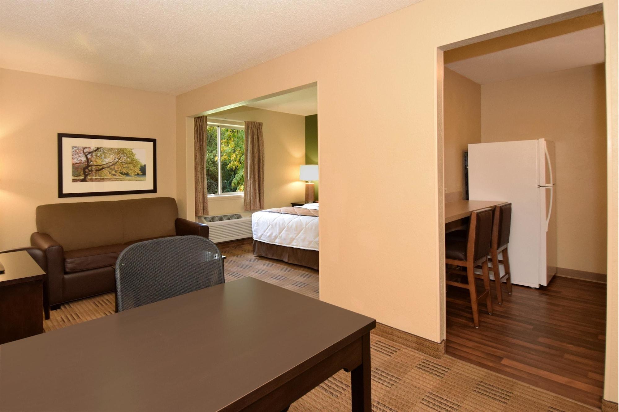 Extended Stay America Select Suites - Rockford - State Street Eksteriør billede