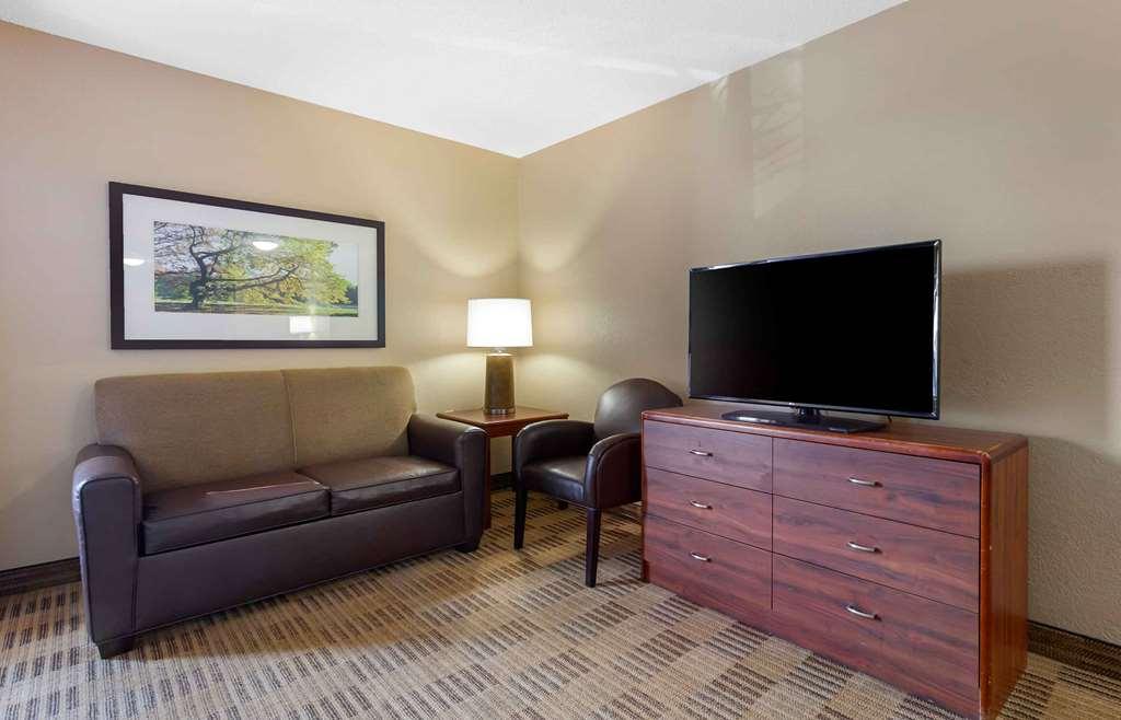 Extended Stay America Select Suites - Rockford - State Street Værelse billede