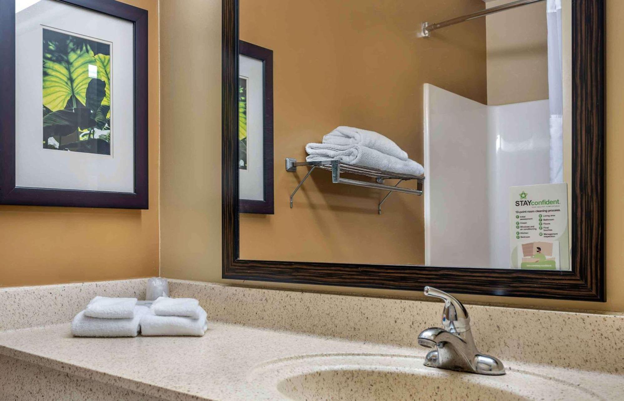 Extended Stay America Select Suites - Rockford - State Street Eksteriør billede