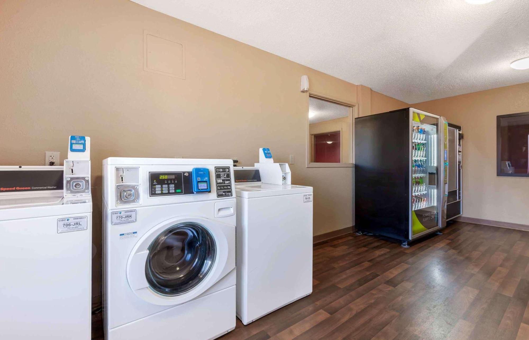 Extended Stay America Select Suites - Rockford - State Street Eksteriør billede
