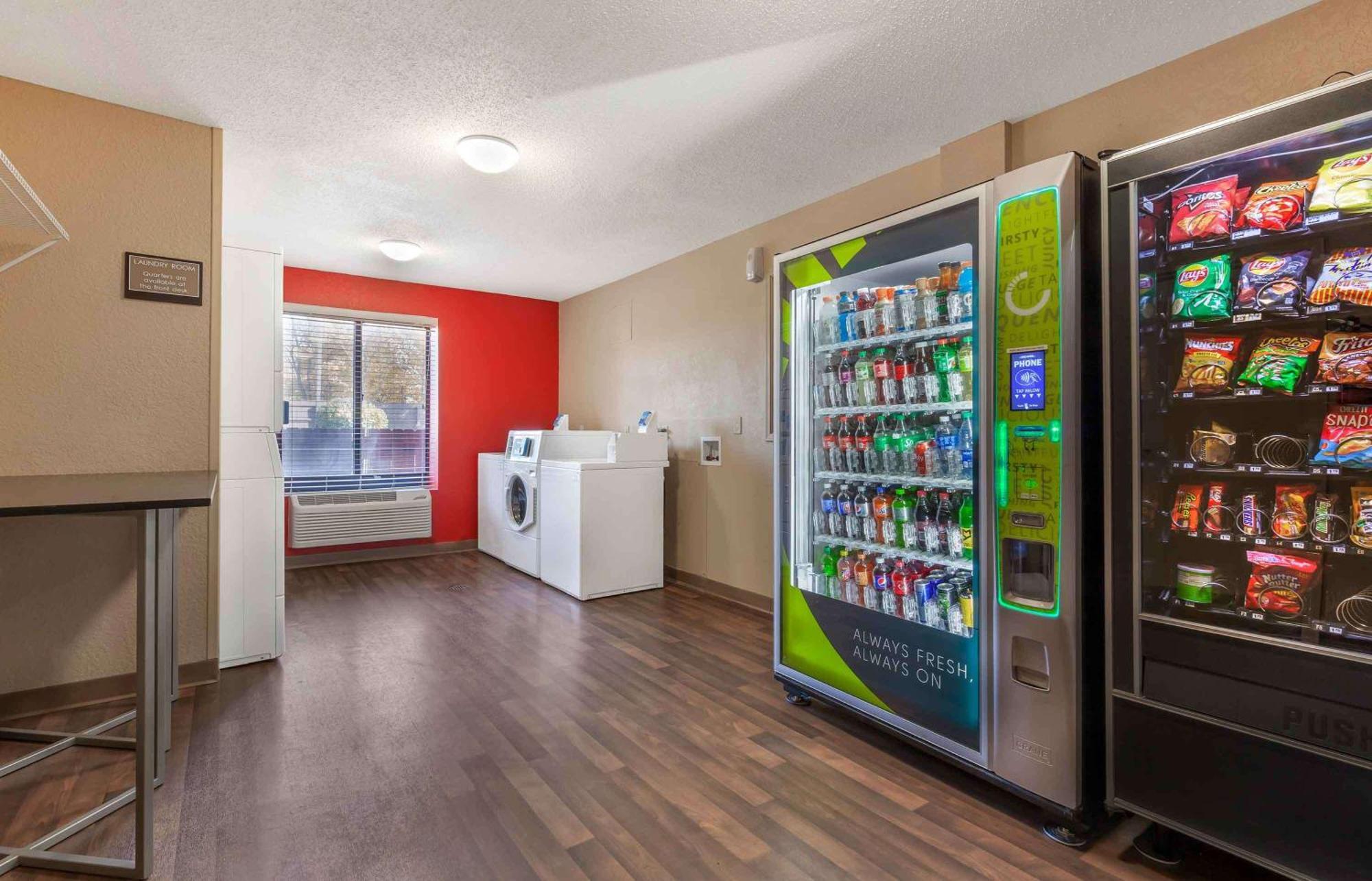 Extended Stay America Select Suites - Rockford - State Street Eksteriør billede