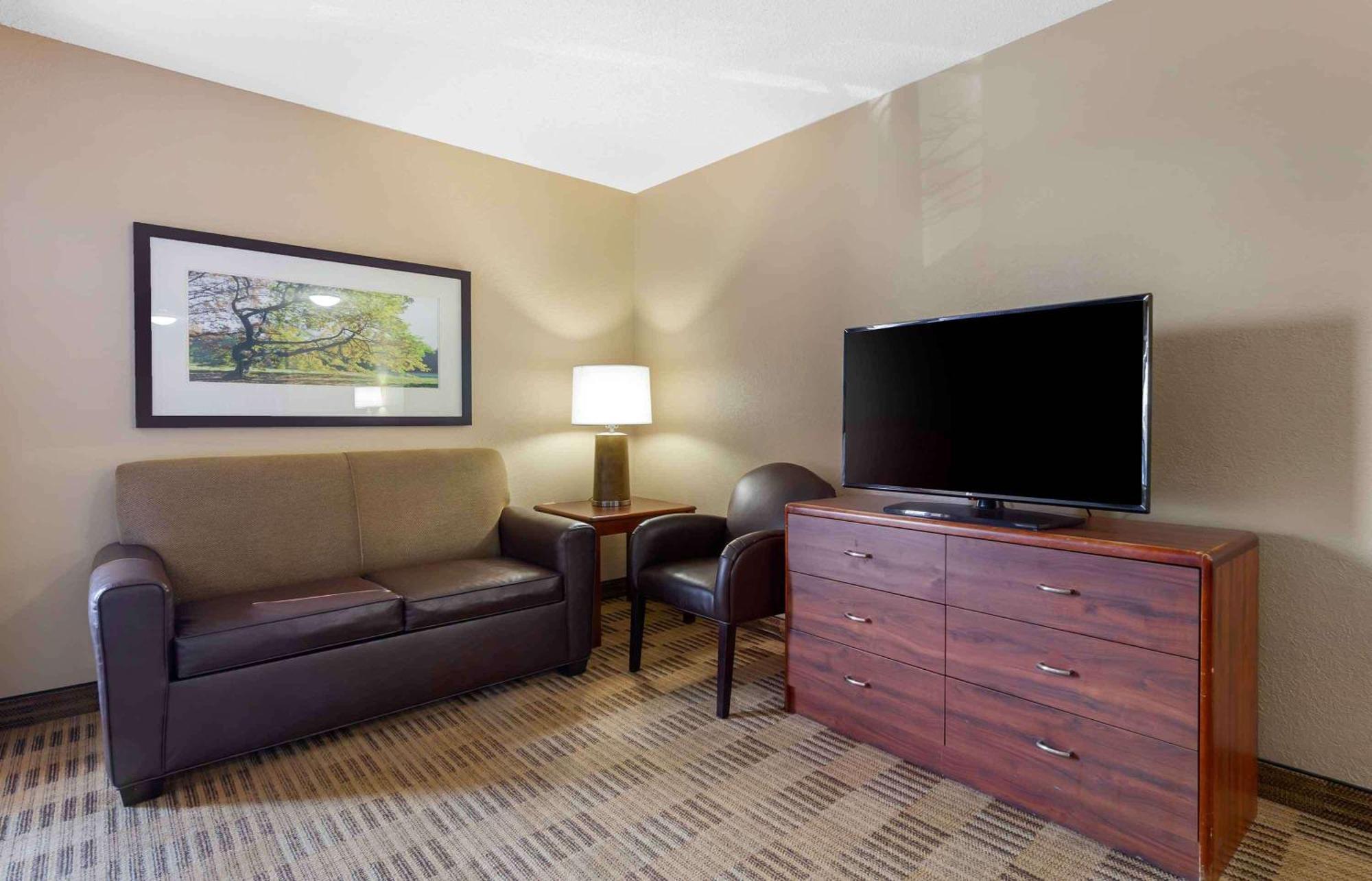Extended Stay America Select Suites - Rockford - State Street Eksteriør billede