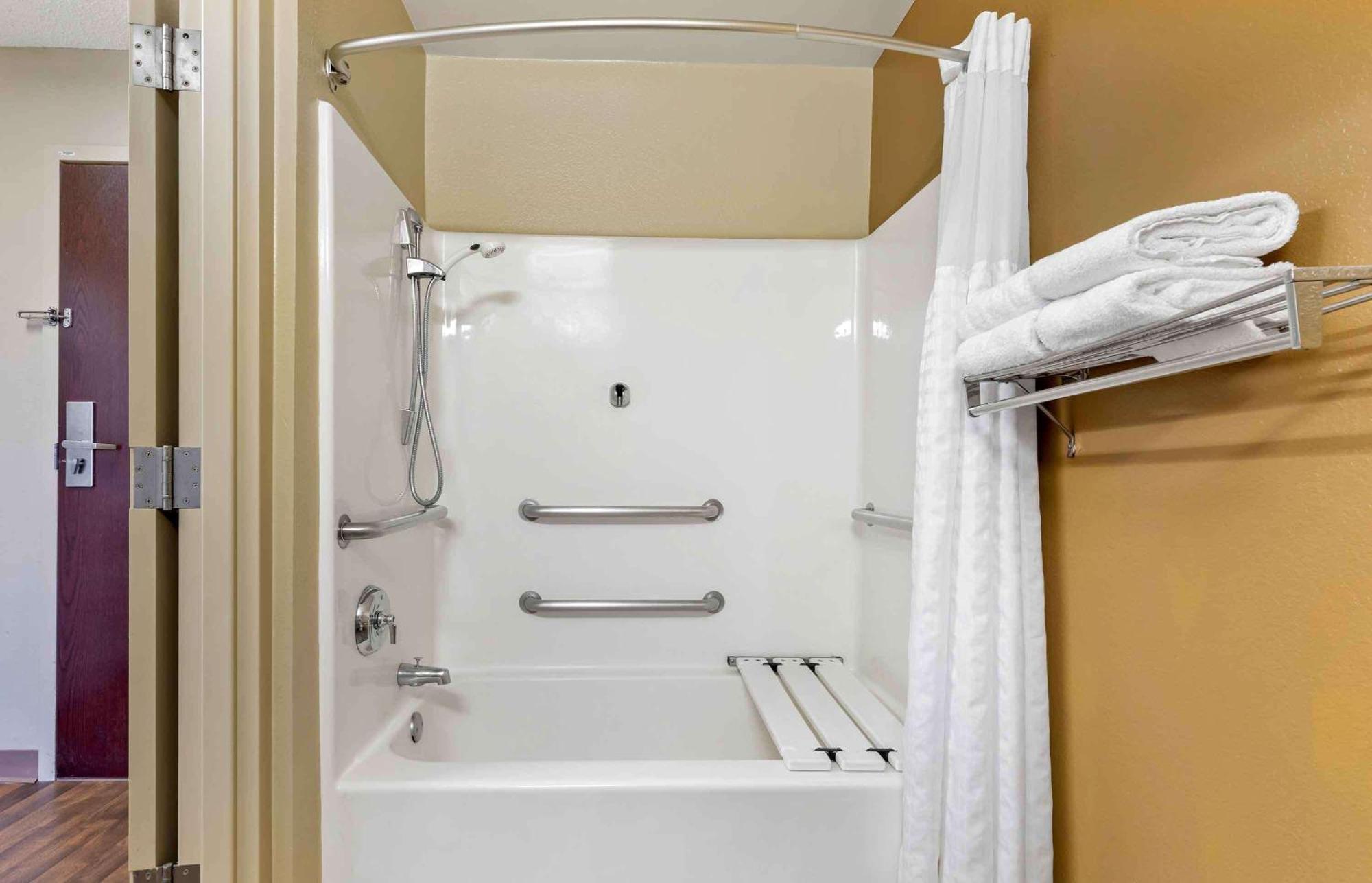 Extended Stay America Select Suites - Rockford - State Street Eksteriør billede