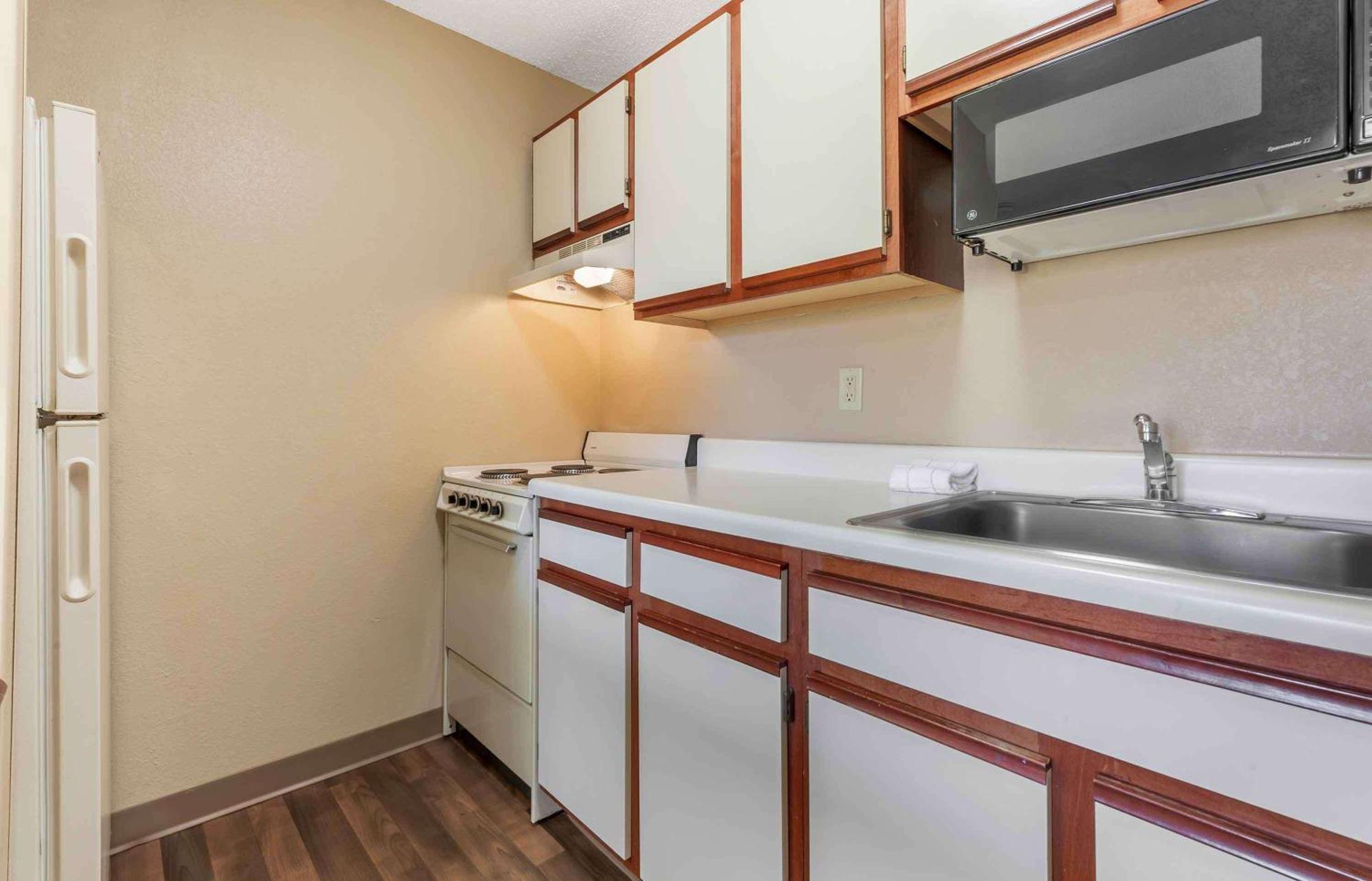 Extended Stay America Select Suites - Rockford - State Street Eksteriør billede