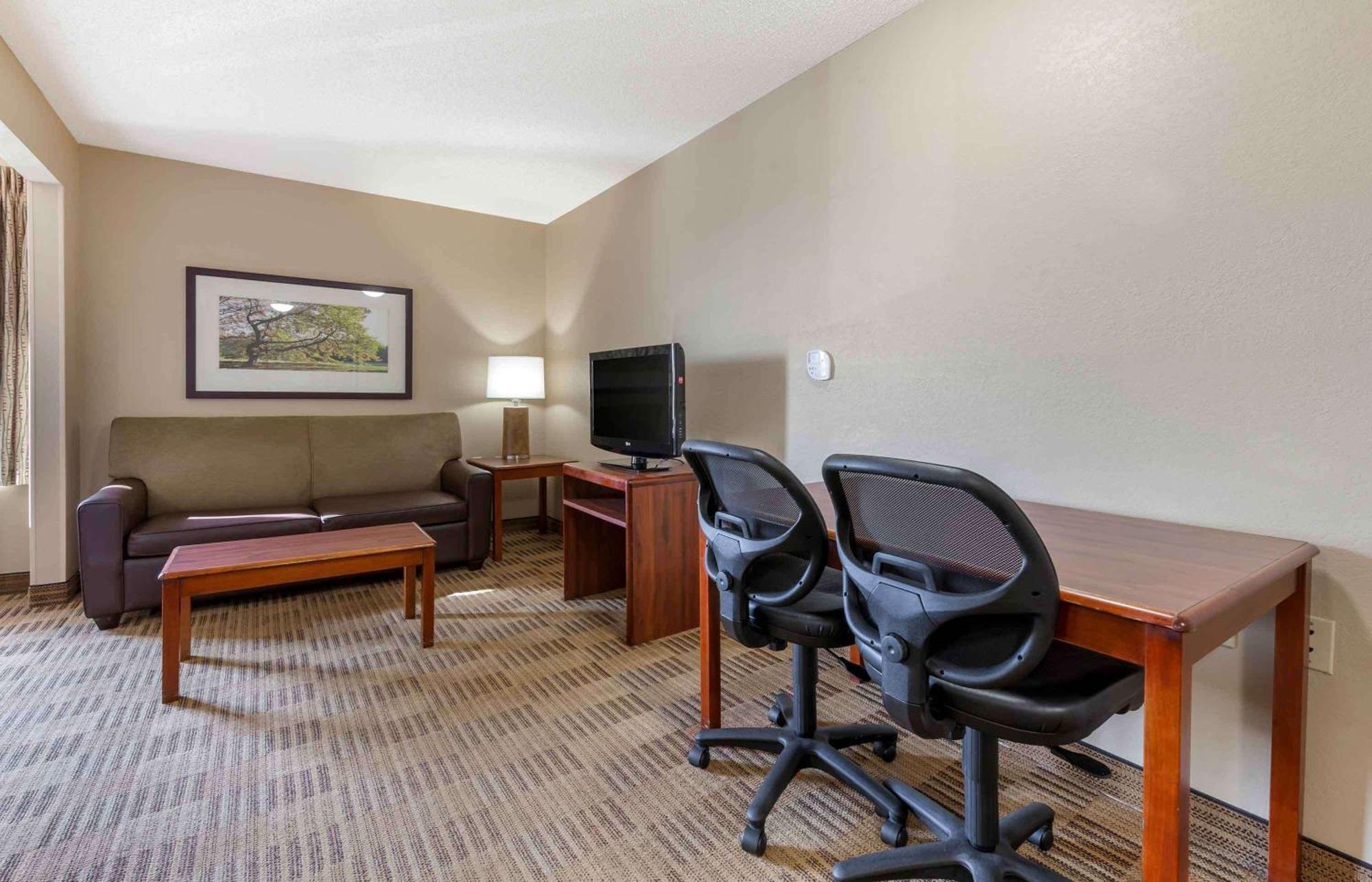 Extended Stay America Select Suites - Rockford - State Street Eksteriør billede