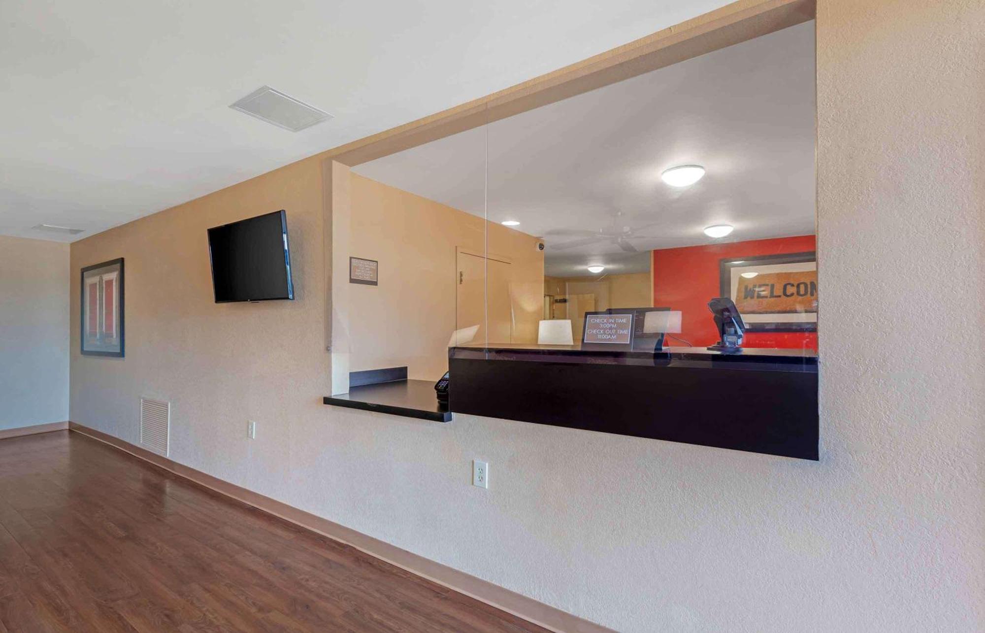 Extended Stay America Select Suites - Rockford - State Street Eksteriør billede