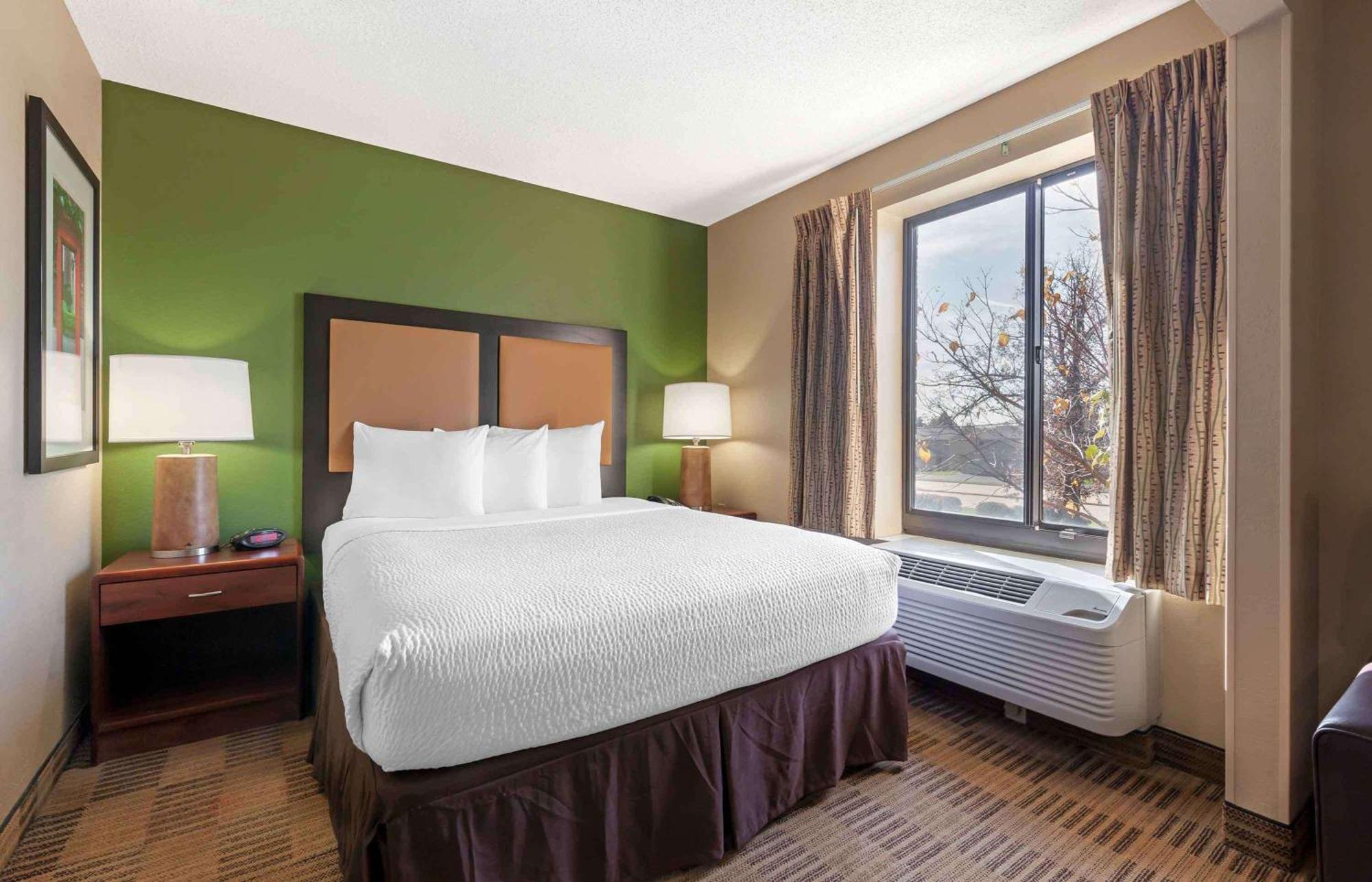 Extended Stay America Select Suites - Rockford - State Street Eksteriør billede