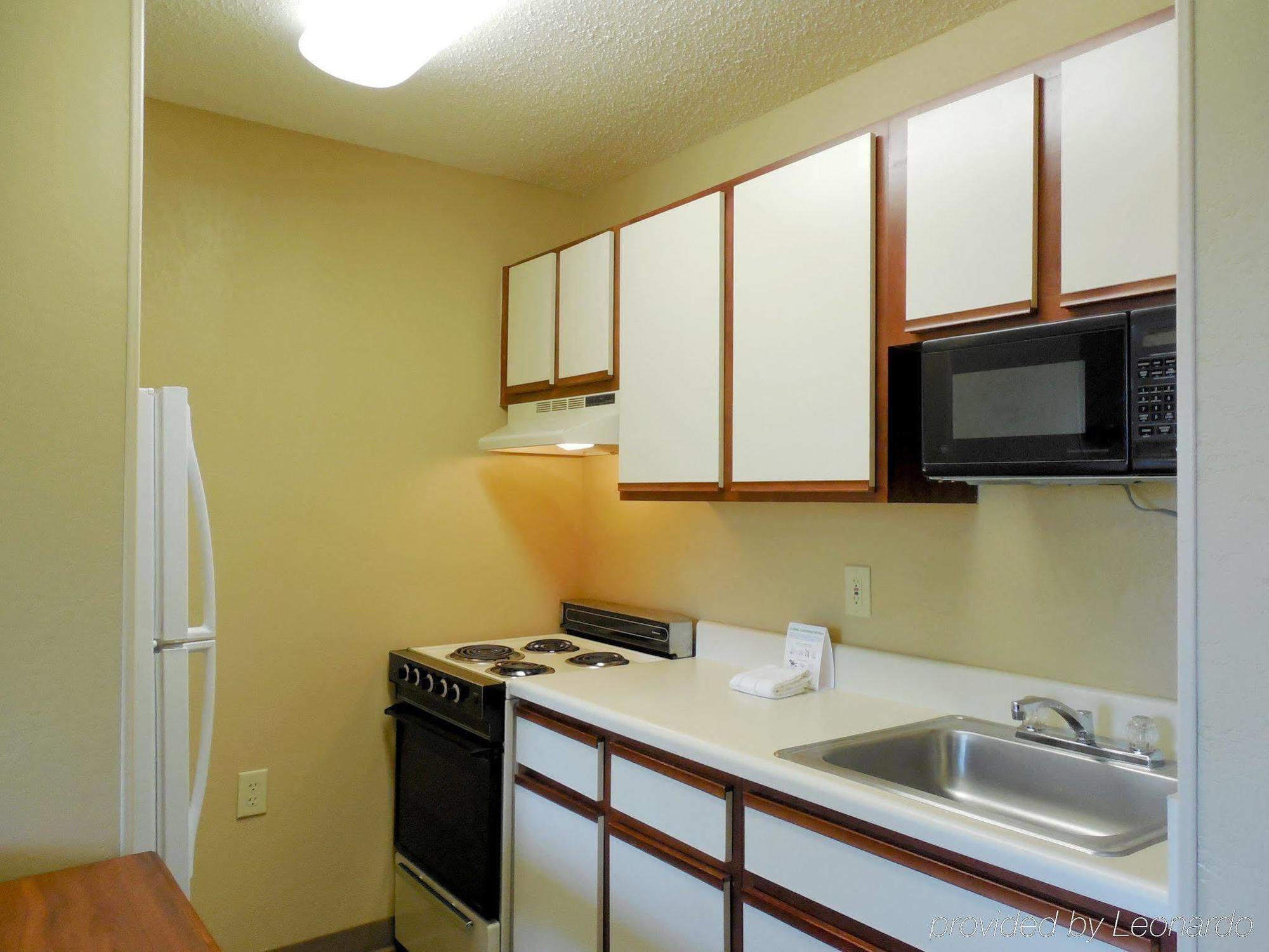 Extended Stay America Select Suites - Rockford - State Street Eksteriør billede